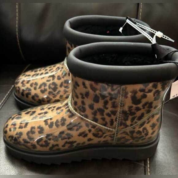 🎉🎉UGG Classic Short: Timeless Warmth for Every Step - Picture 10 of 15